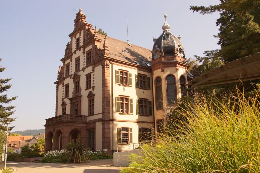 Kur- und Schlosspark Badenweiler, außen, Großherzogliches Palais